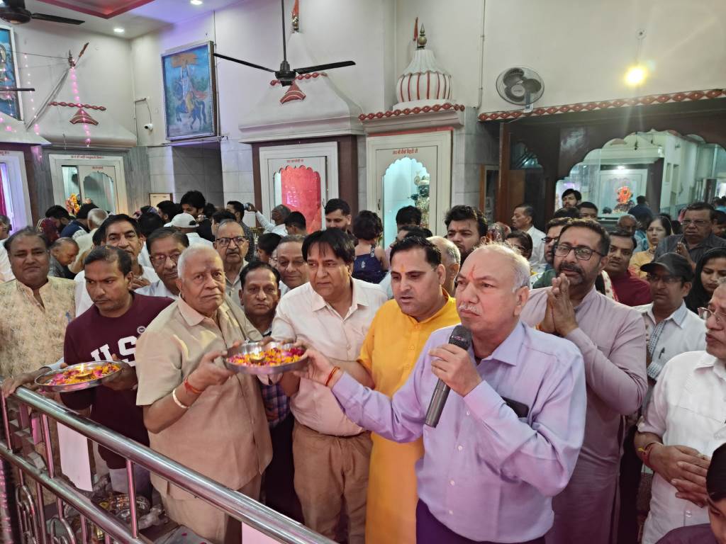 Hundreds of Eternal Flames Lit at Hanuman Mandir Mandal Trust Moti Bazar on the First Day of Navratri